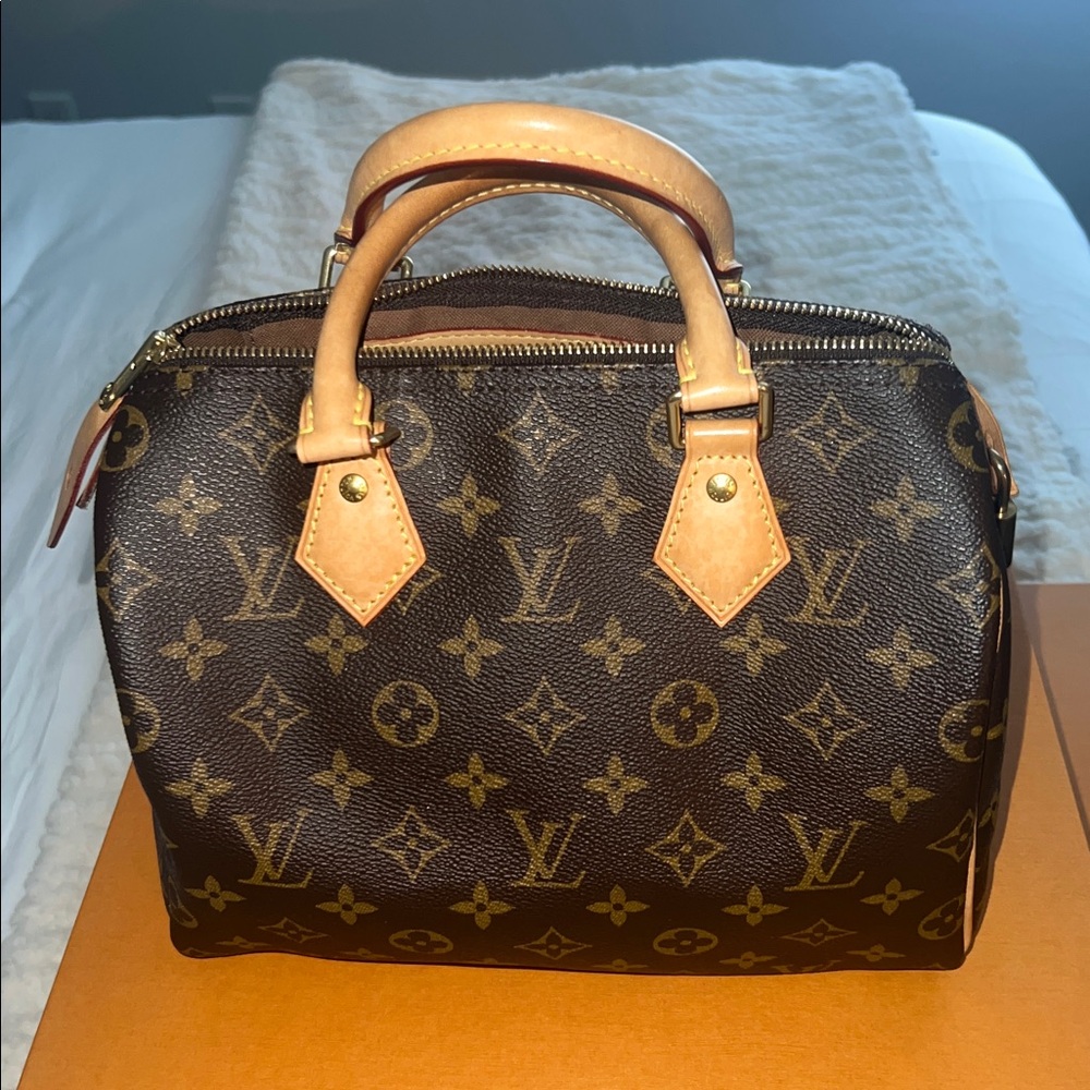 Like New Louis Vuitton Monogram Speedy 25, Full Set